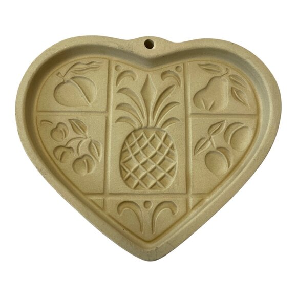 Set of 3 Pampered Chef Family Heritage Heart Stoneware Molds – 1999, 2001, 2002 - Picture 4 of 6